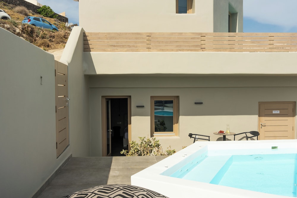 Black Diamond Suites Adults Only 20/50