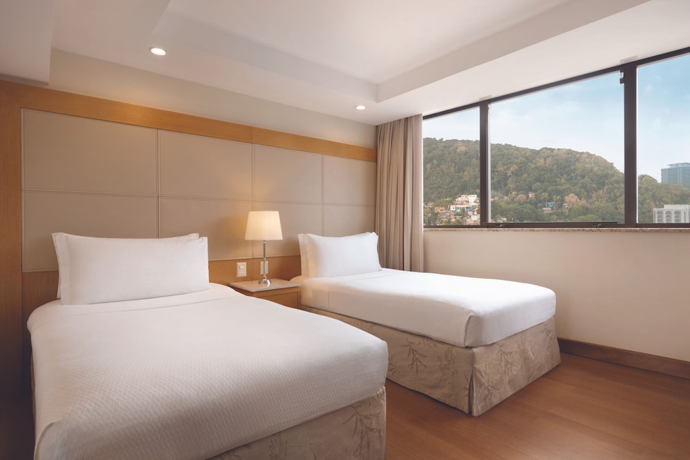 STANDARD, TWIN BEDS, CITY VIEW