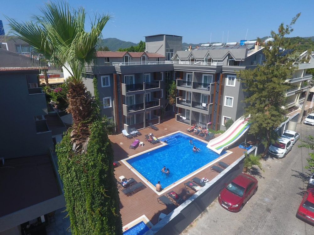 Isla Suite Hotel 8/46