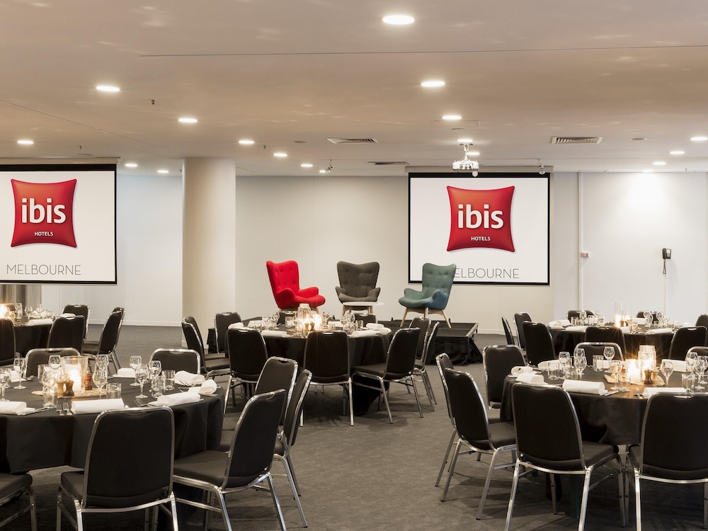 ibis Melbourne Hotel and Apartments 61/70