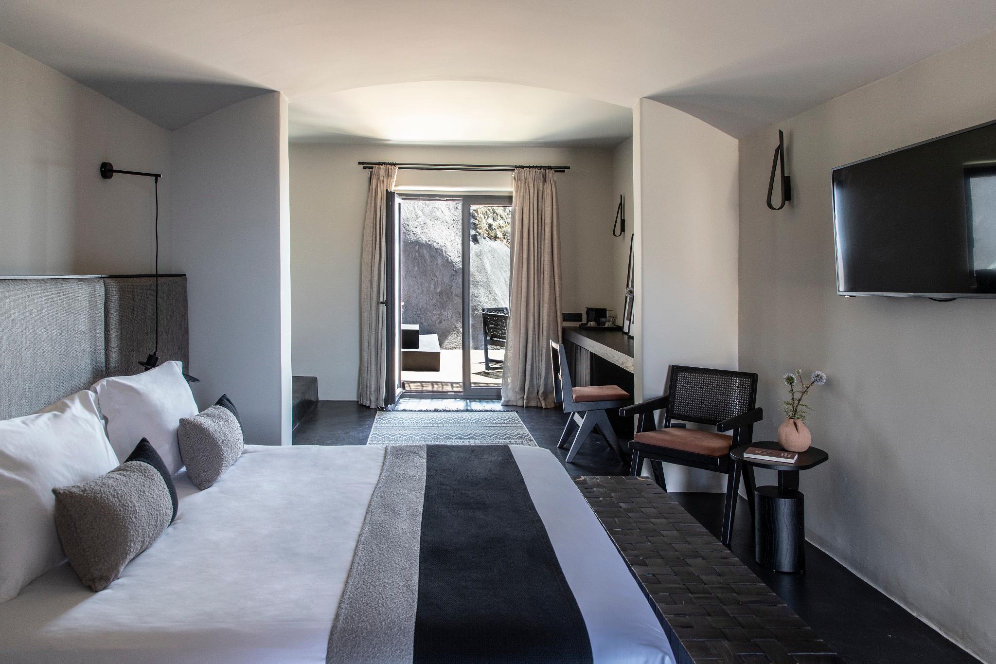 SECRET, INFINITY, SUITE, JETTED TUB