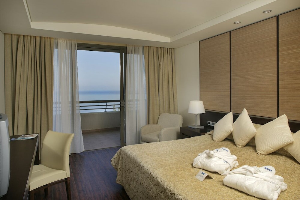 2 Bedrooms, Grand, Suite, Double Bed, Sea or Marina View, Sofa