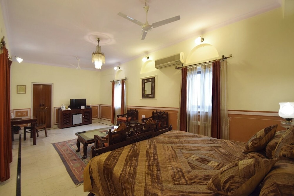 HARI MAHAL PALACE 26/40