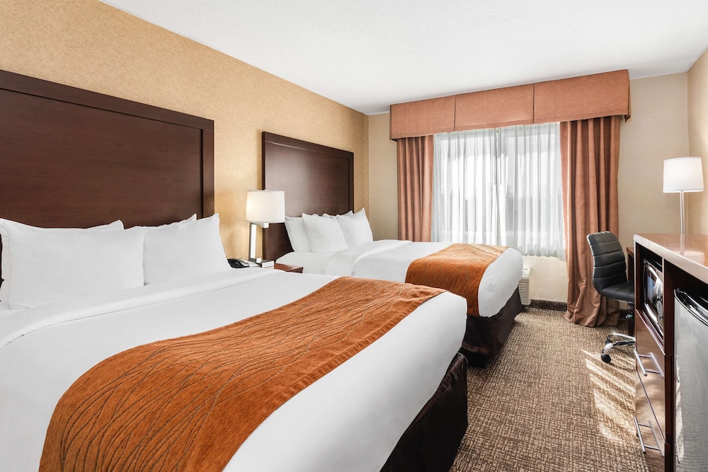 Comfort Inn & Suites Vancouver Downtown City Center 12/48