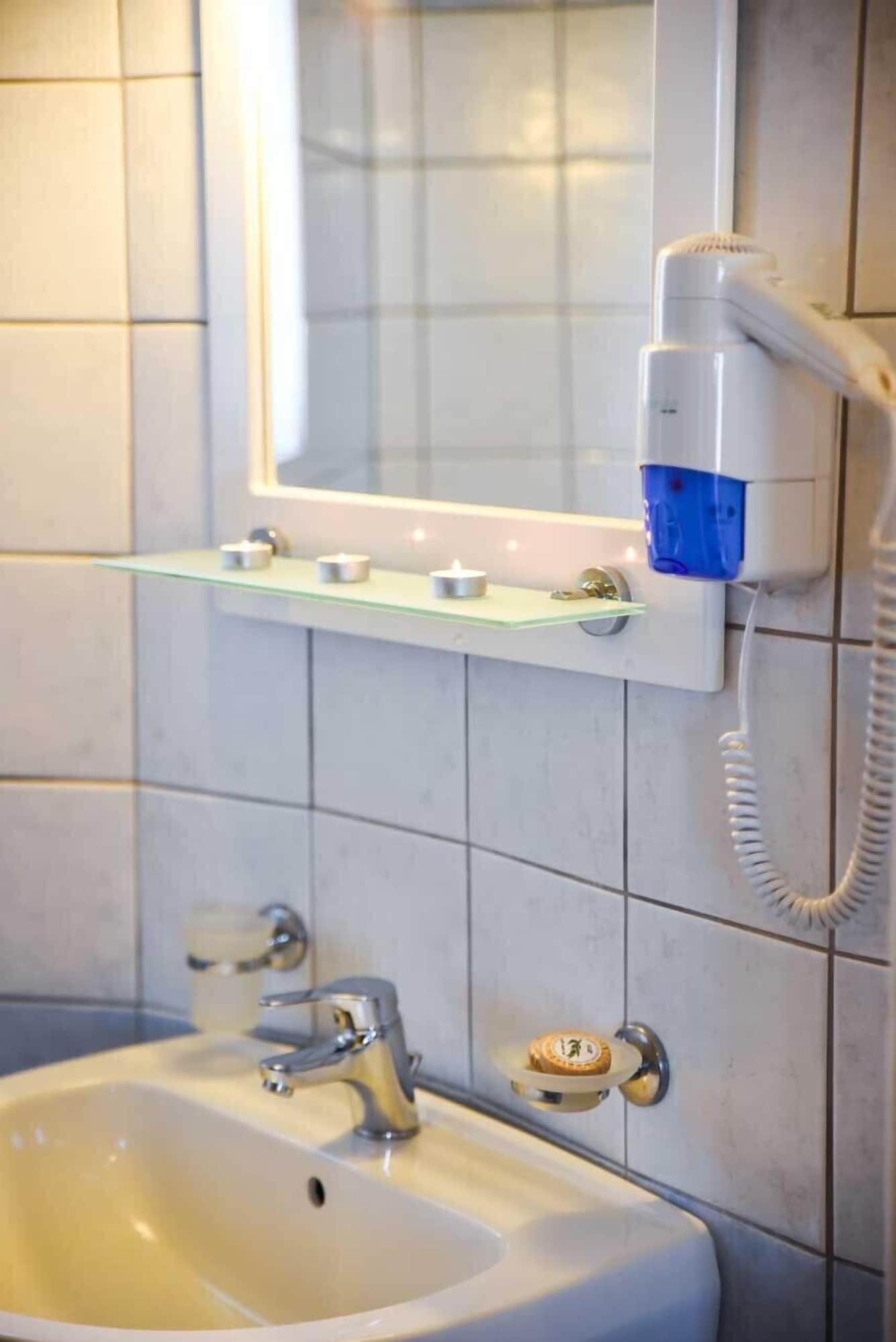 استوديو بسرير مزدوج بإطلالة على البحر مع أريكة، Theo Hotel 8/8