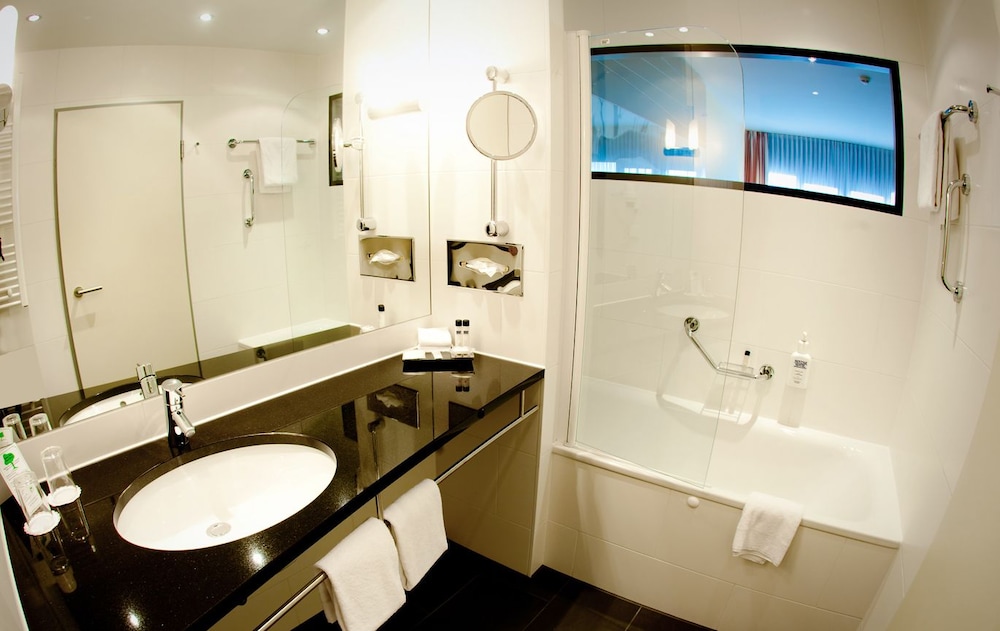 NOVINA HOTEL HERZOGENAURACH HERZO-BASE 16/66
