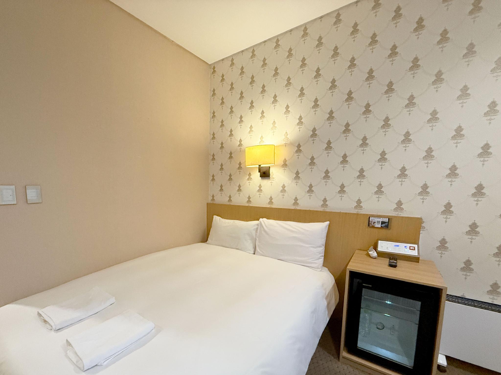 STANDARD, DOUBLE BED
