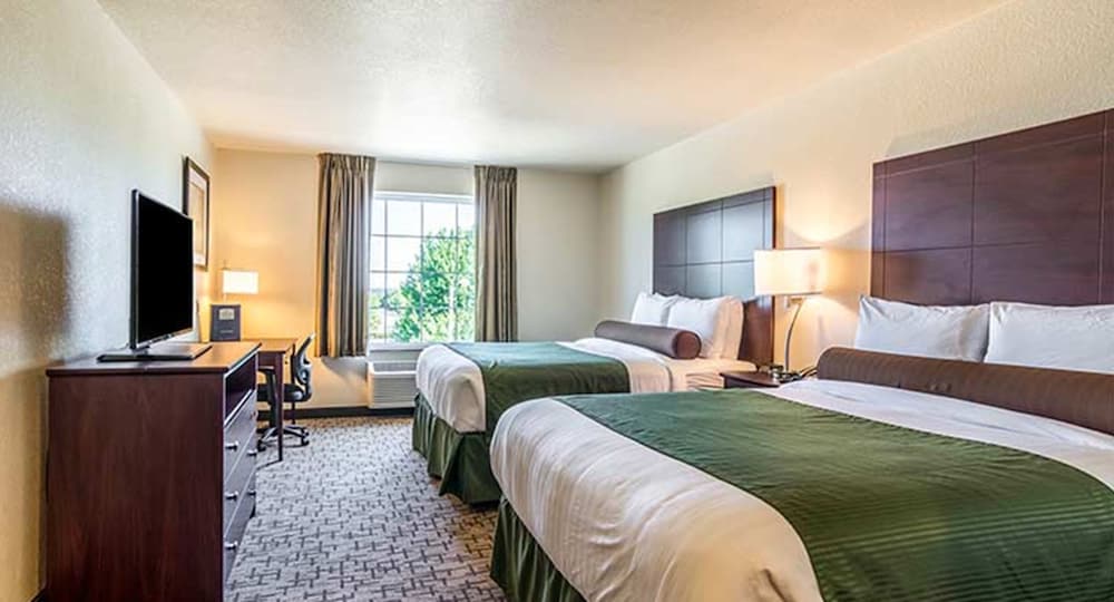 Cobblestone Hotel and Suites - Erie 20/50