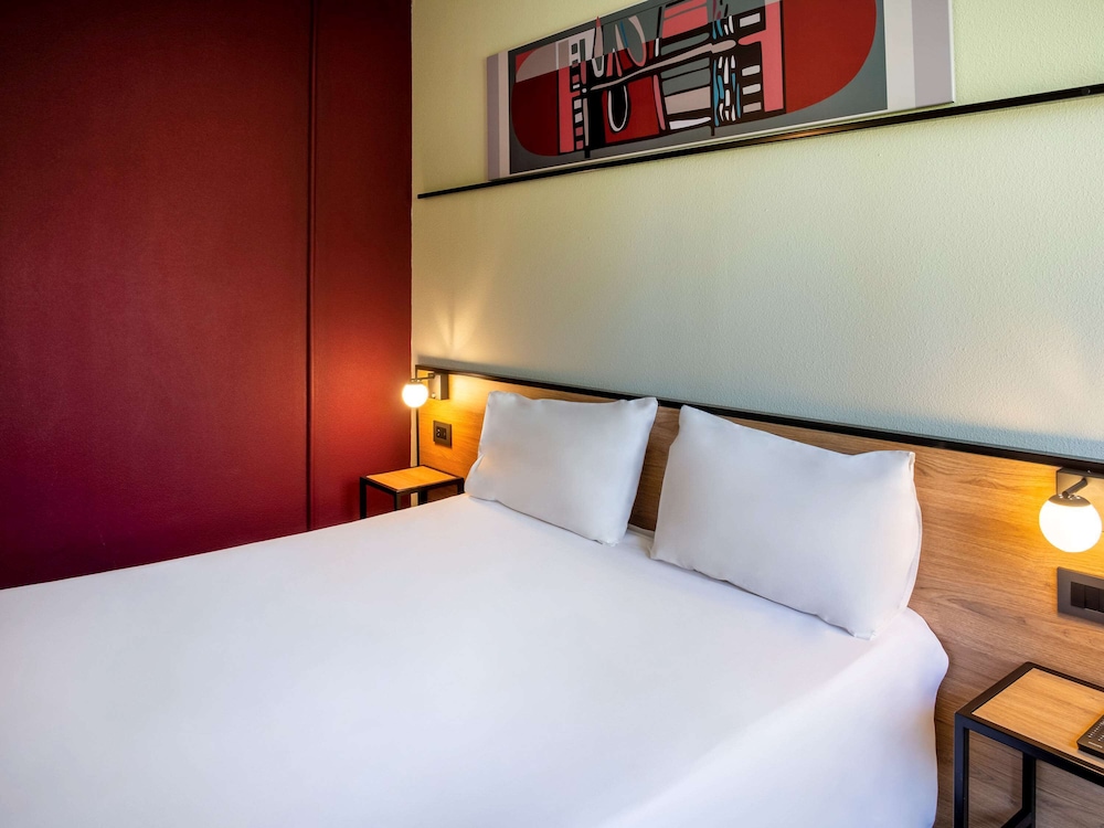Ibis Mendoza 7/71