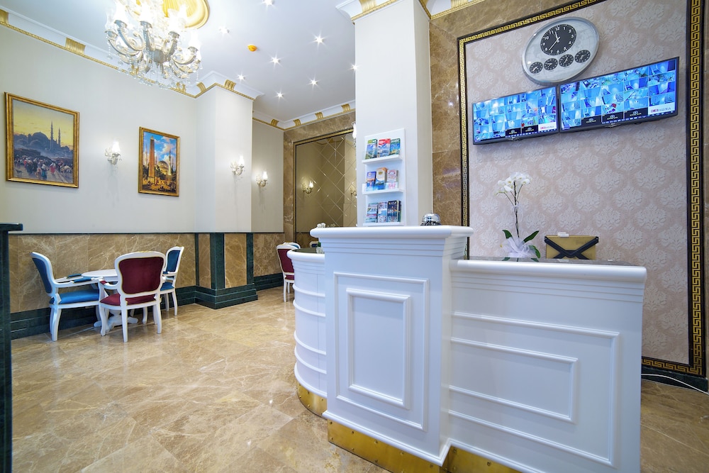 Glamour Hotel 4/49