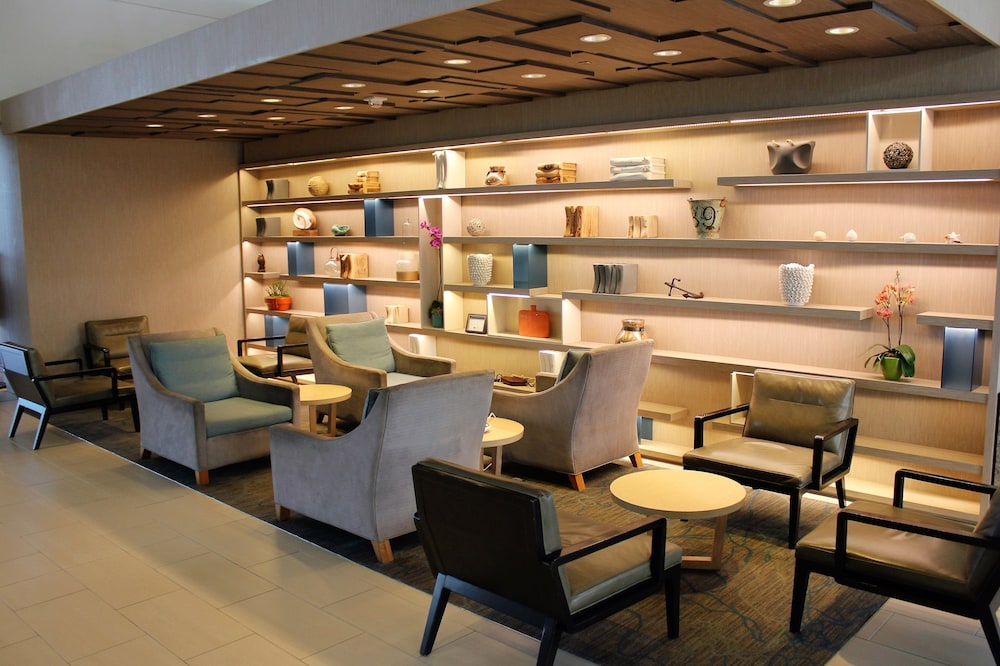 Hyatt Regency Long Beach 60/75