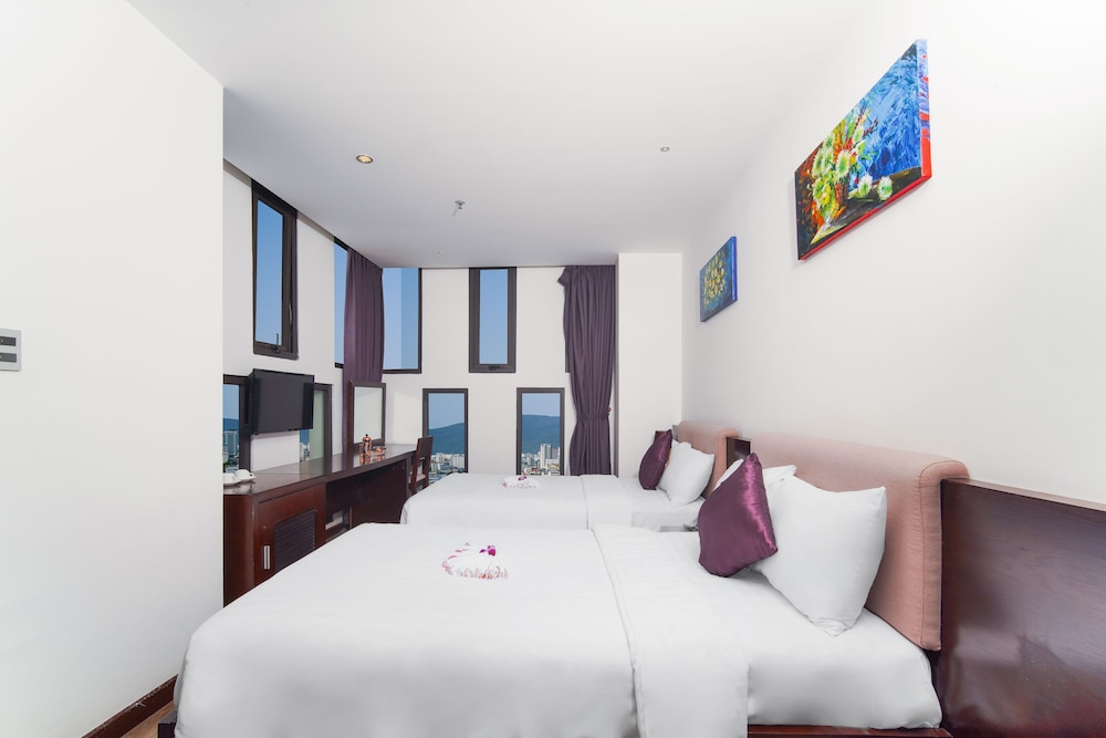 Golden Sun Hotel 31/60