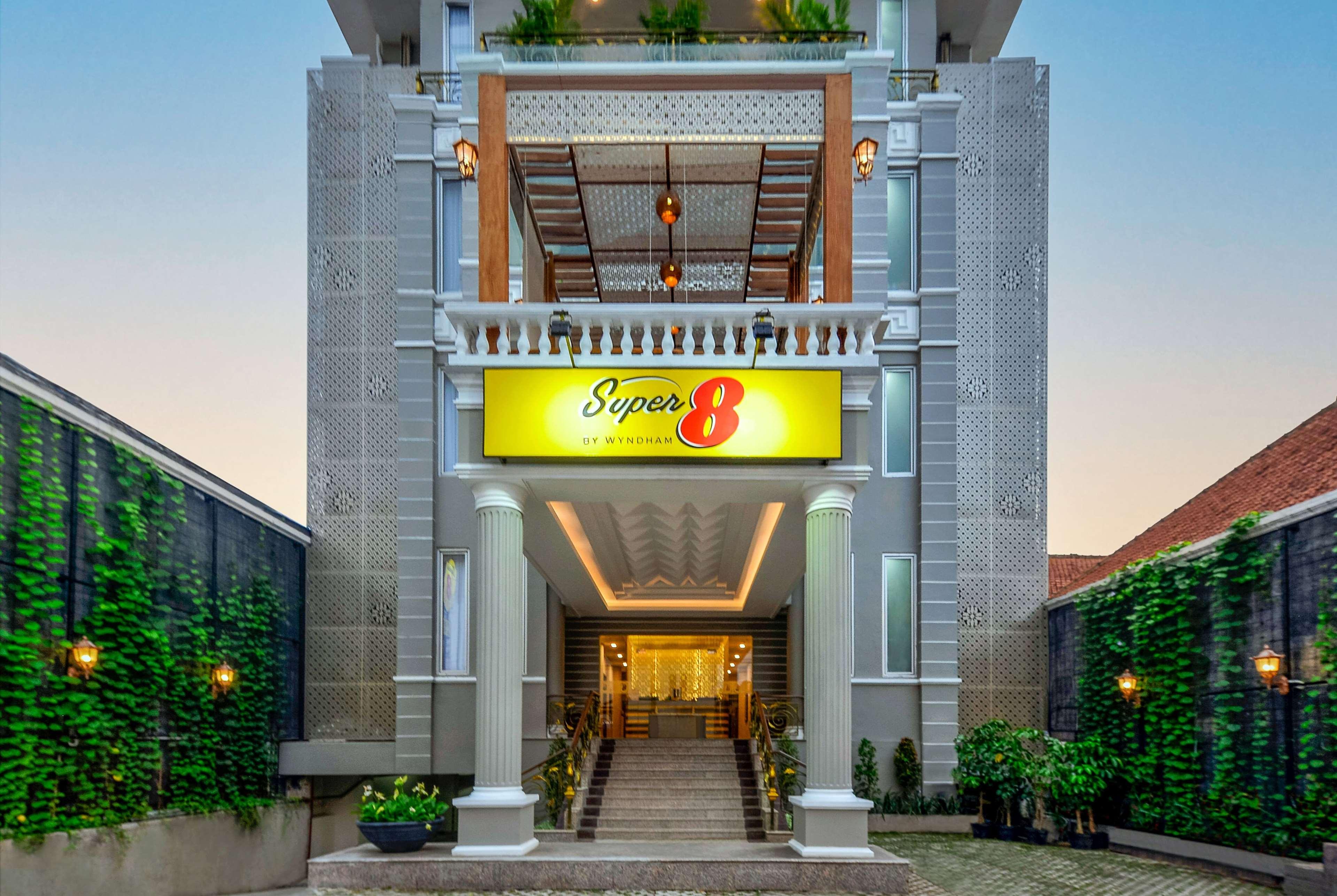 Super 8 by Wyndham Solo Indonesia 1/19