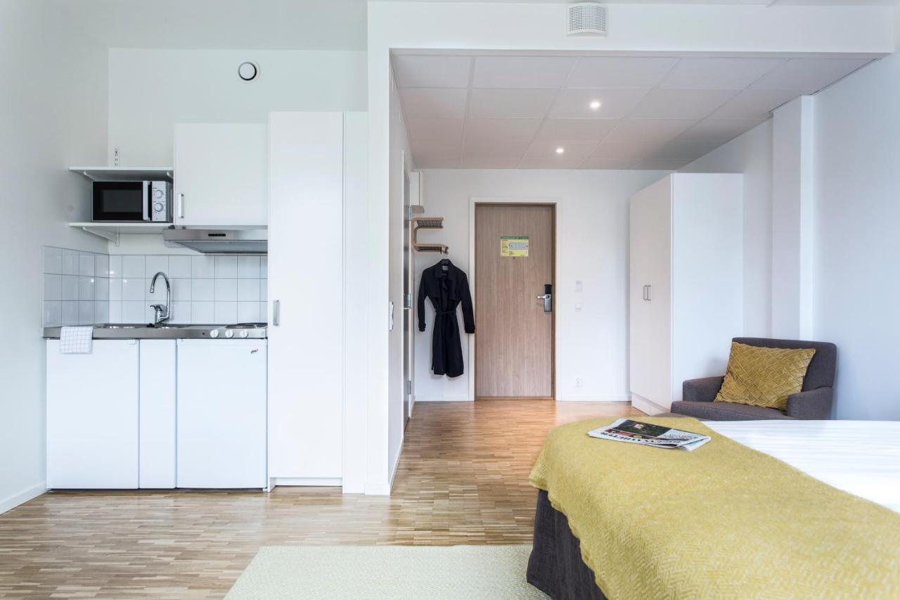 Medium, Single, Biz Apartment Solna 2/3