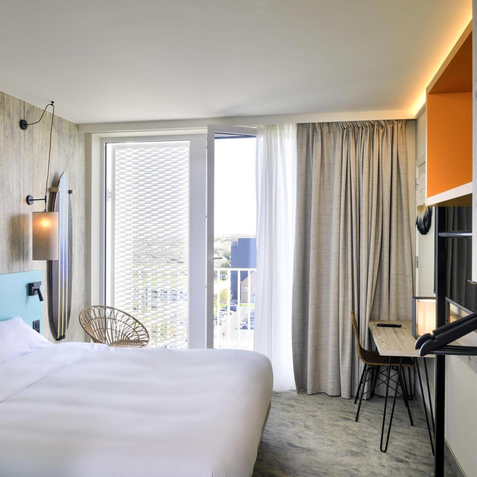 Standard, Double Bed, Side Ocean View, Balcony