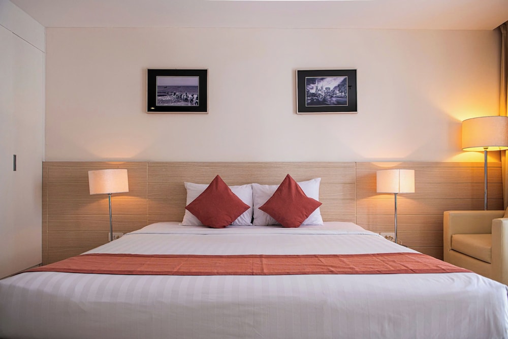 DELUXE, DOUBLE BED