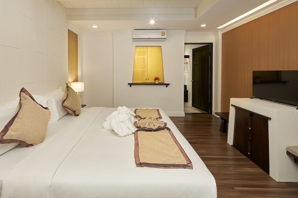 B2 Suthep Night Market Premier Resort 14/50