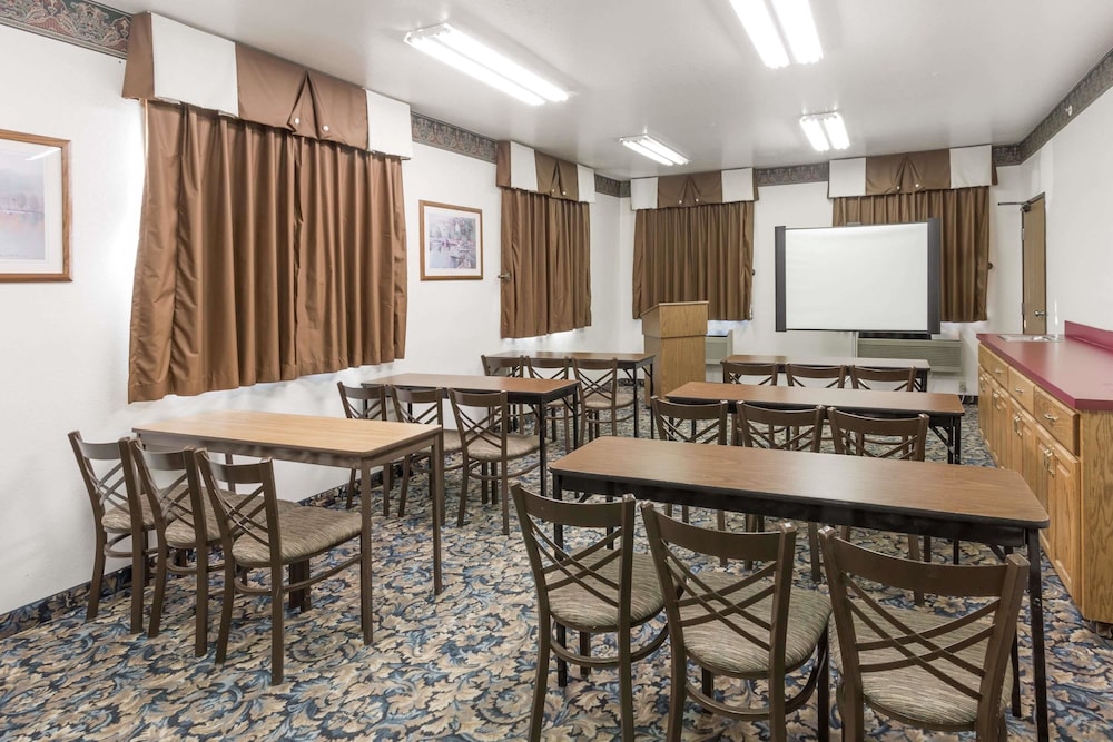 SureStay by Best Western Prince Frederick 41/49