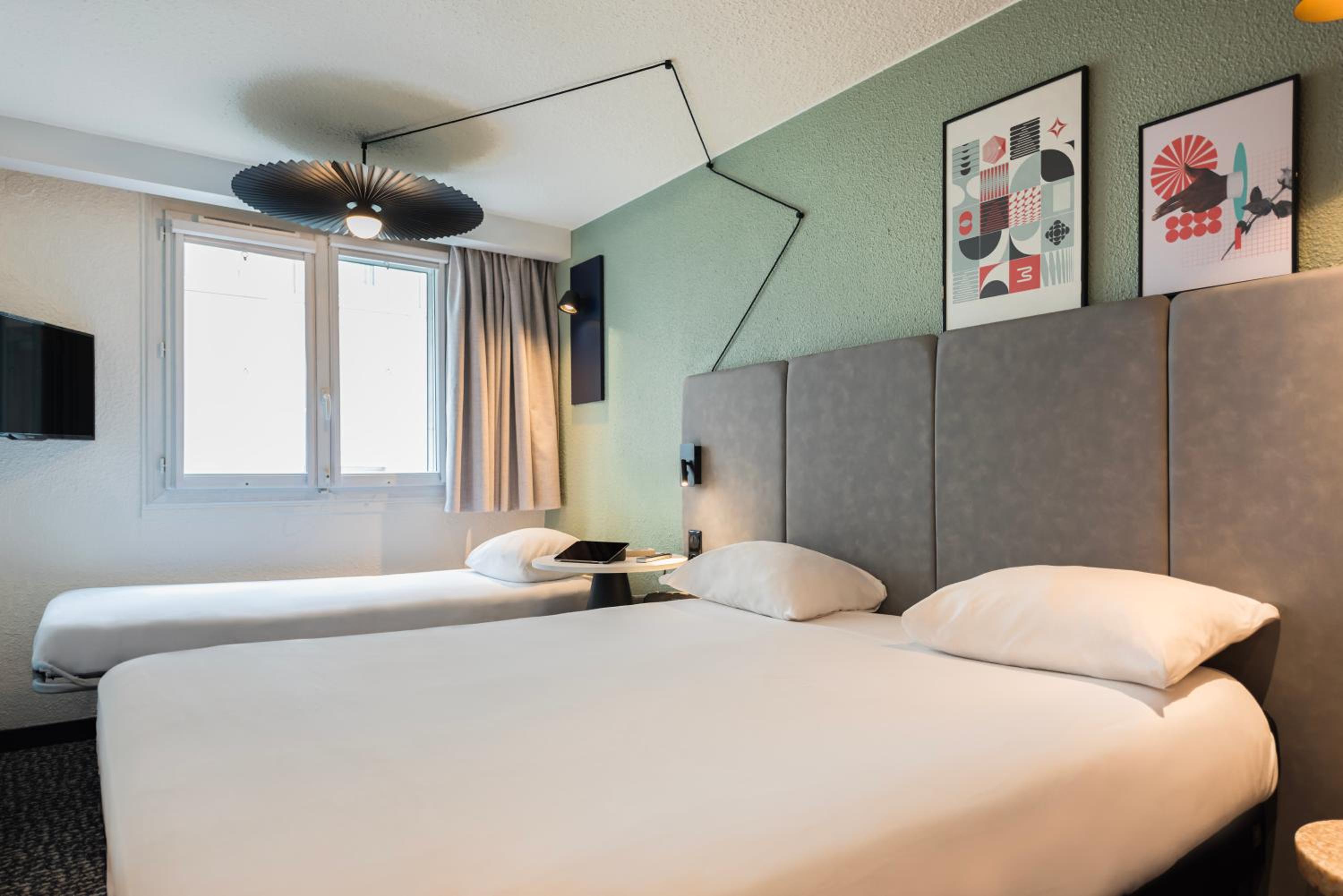 غرفة قياسية بسرير مزدوج وسرير فردي مع أريكة، ibis Paris Italie Tolbiac 13ème 2/7