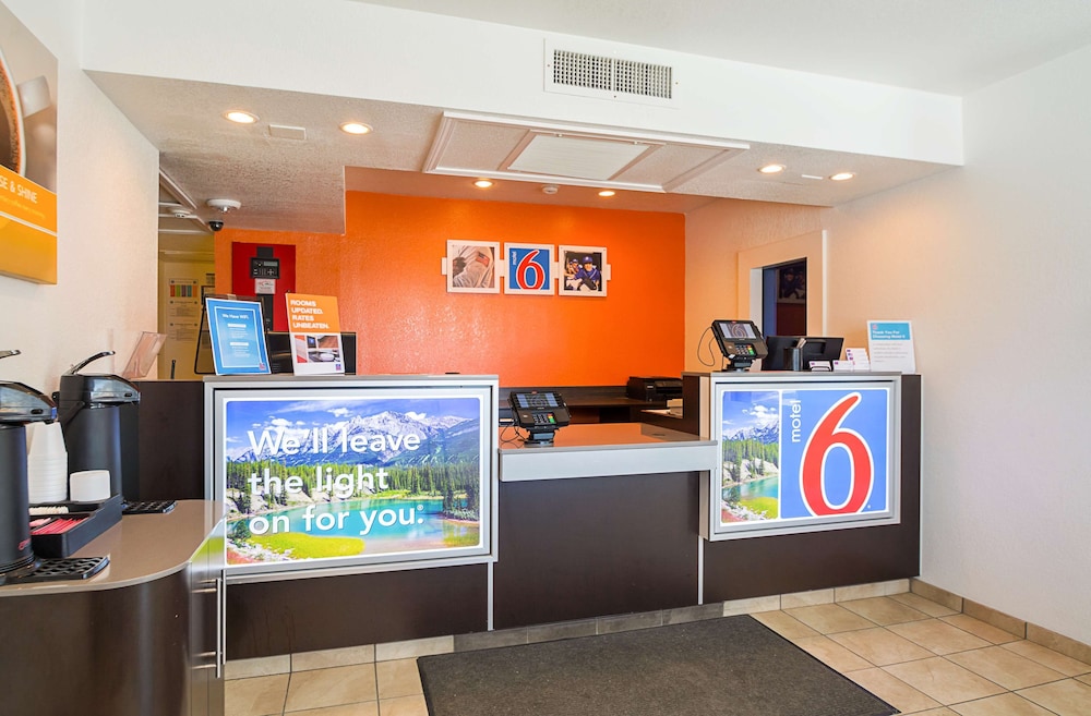 Motel6 Pueblo, CO - I-25 16/52