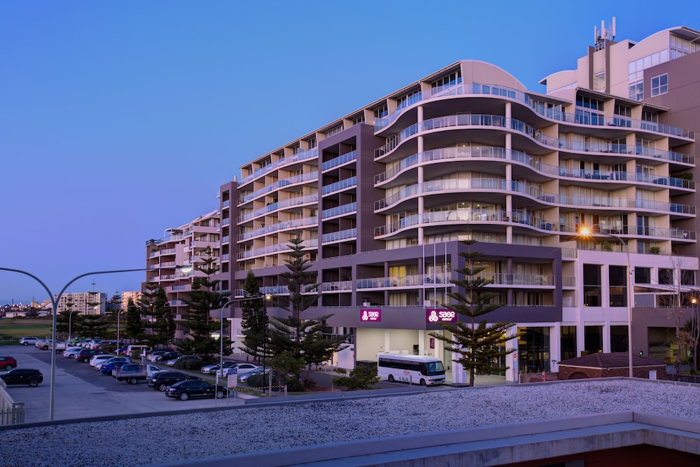 Sage Hotel Wollongong 66/75
