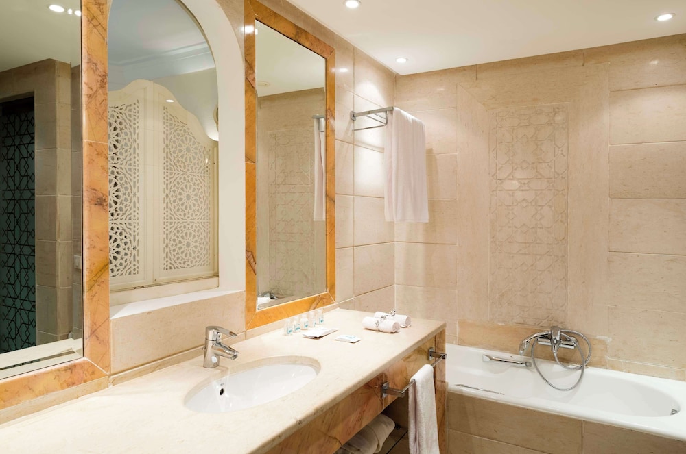 Royal Tulip Korbous Bay Thalasso & Springs 60/61