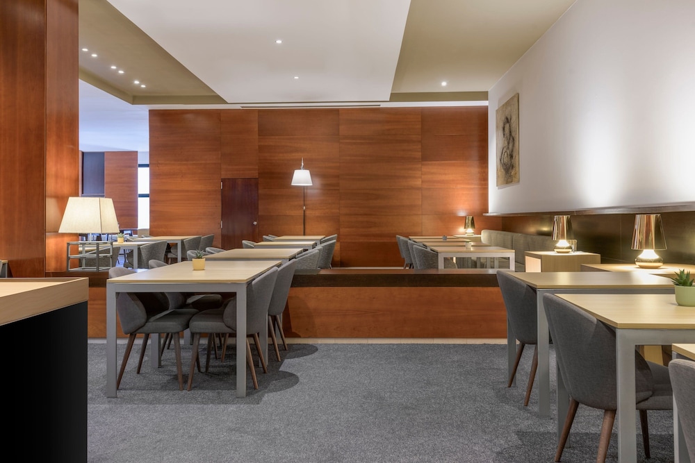 AC Hotel Alcala de Henares by Marriott 48/50