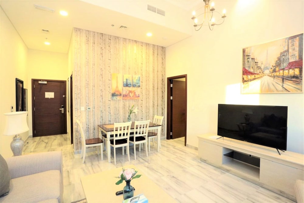 Marbella Holiday Homes 50/50