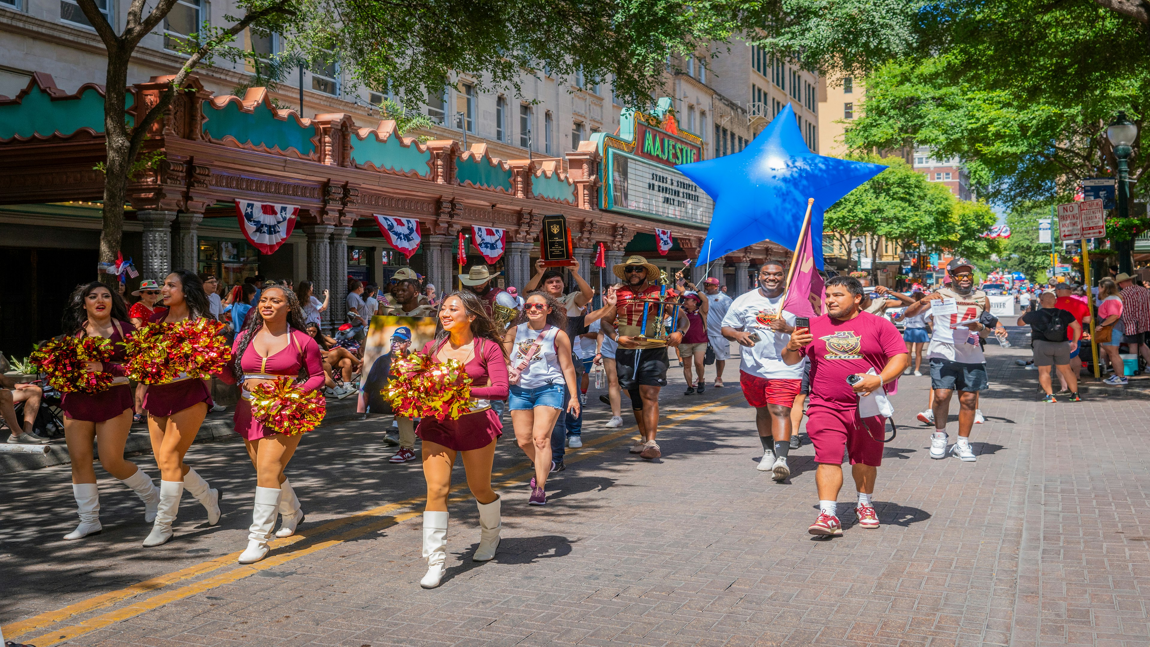 Holiday Inn Express & Suites San Antonio Rivercenter Area, an IHG Hotel 35/50