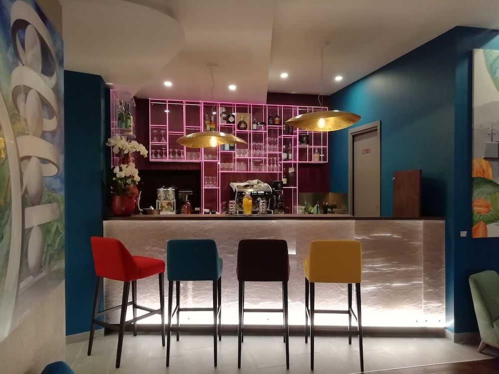 73 Boutique Hotel 33/43