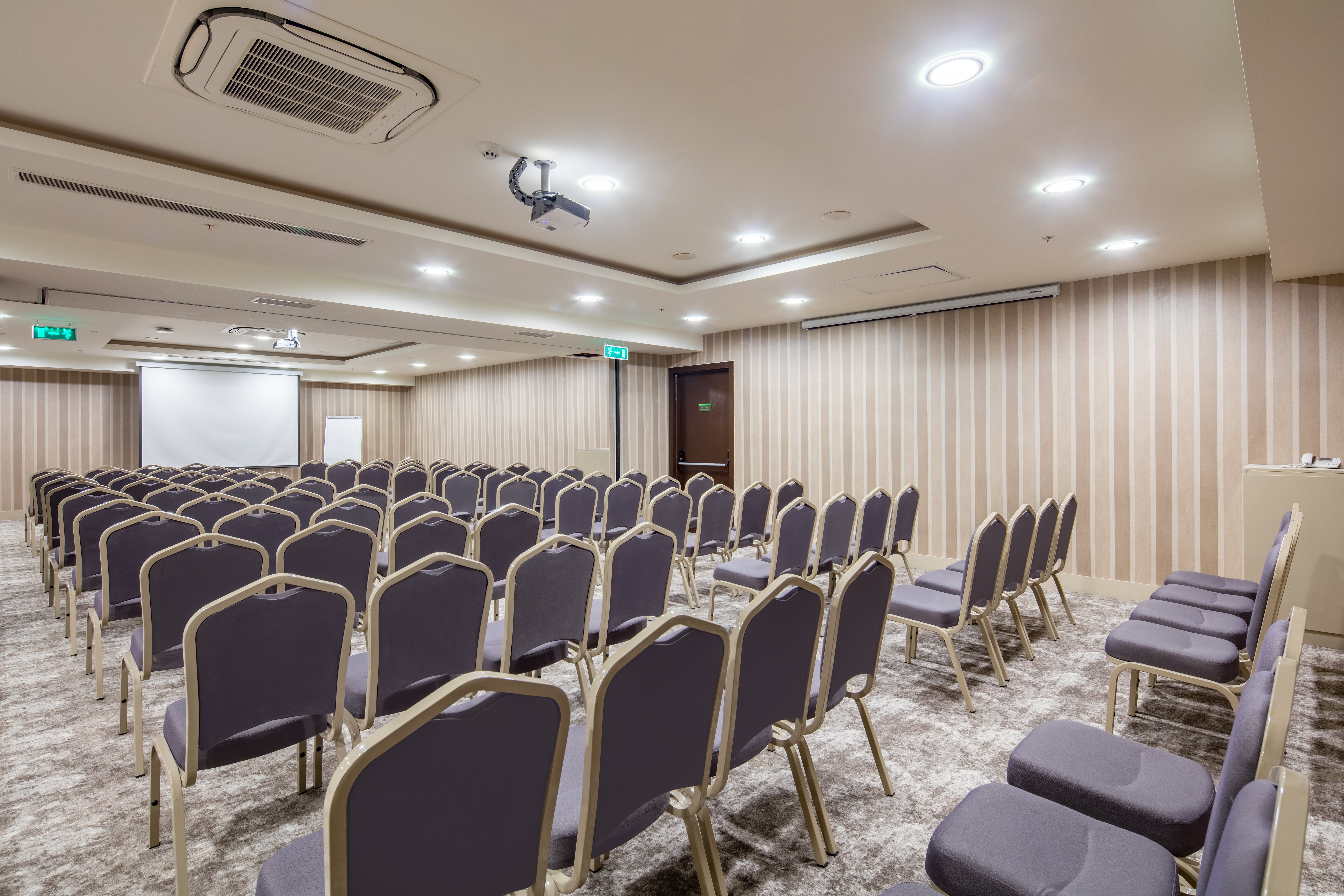 Holiday Inn Antalya - Lara 71/78
