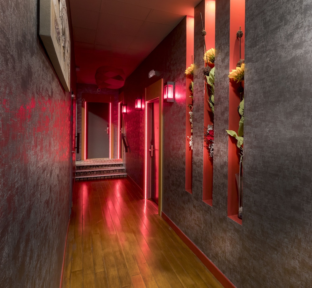 AMBRE HOTEL 28/39