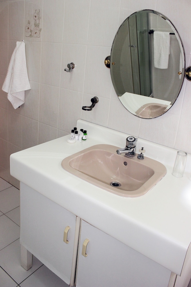 Durban Manor Guest House 34/38