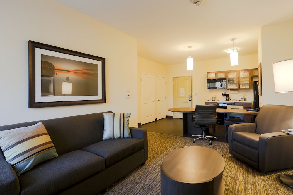 Candlewood Suites Auburn 30/44