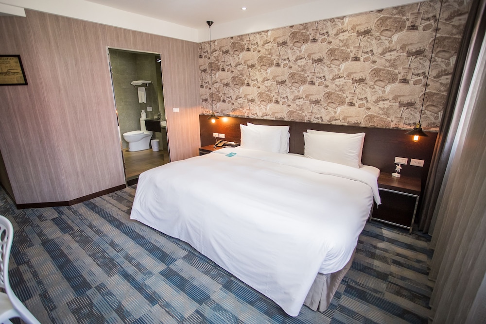 Khan Hotel 17/50