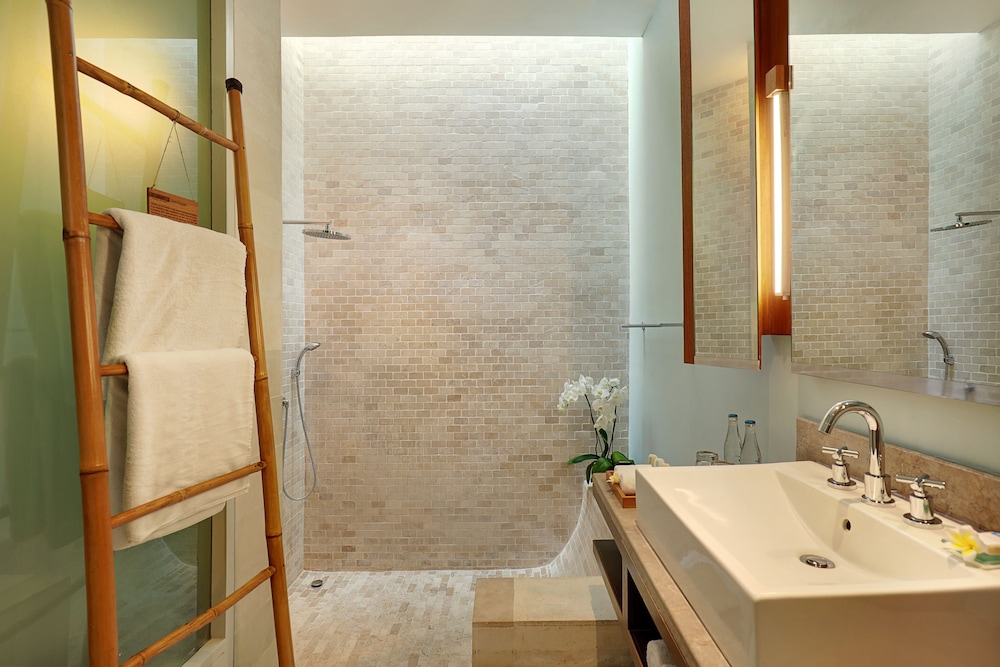 The Elysian Boutique Villa Hotel 44/50