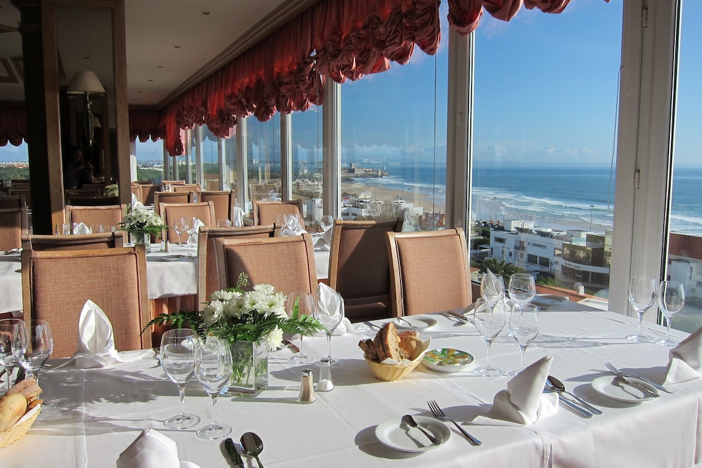 Carcavelos Beach Hotel 43/63