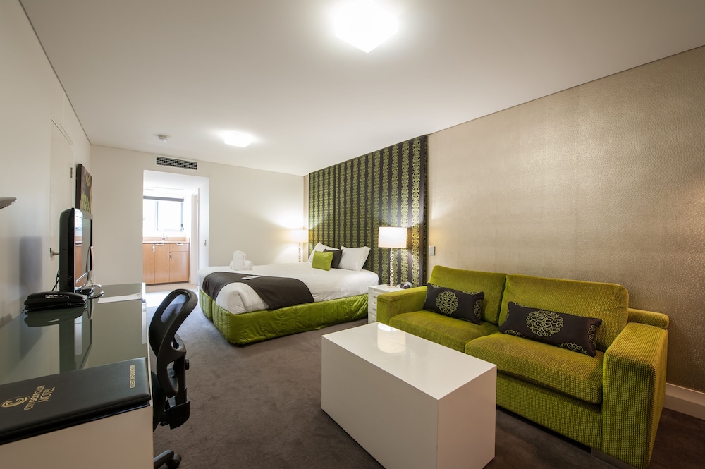 City Golf Club Motel 35/48
