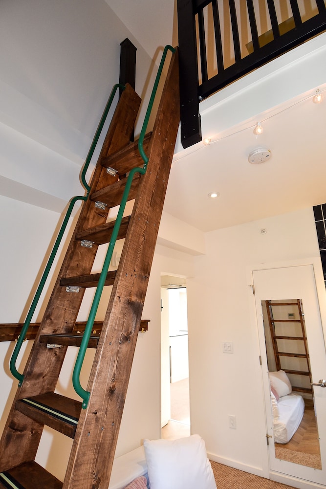 Highroad Hostel Dc 32/48