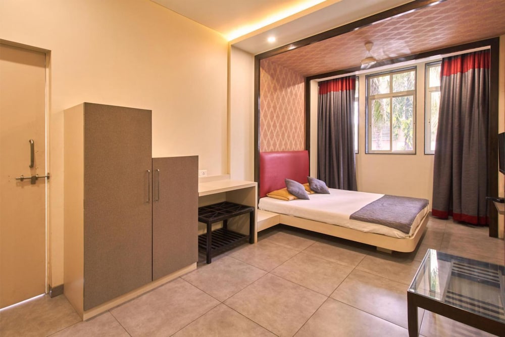Hotel Rajmahal 7/20