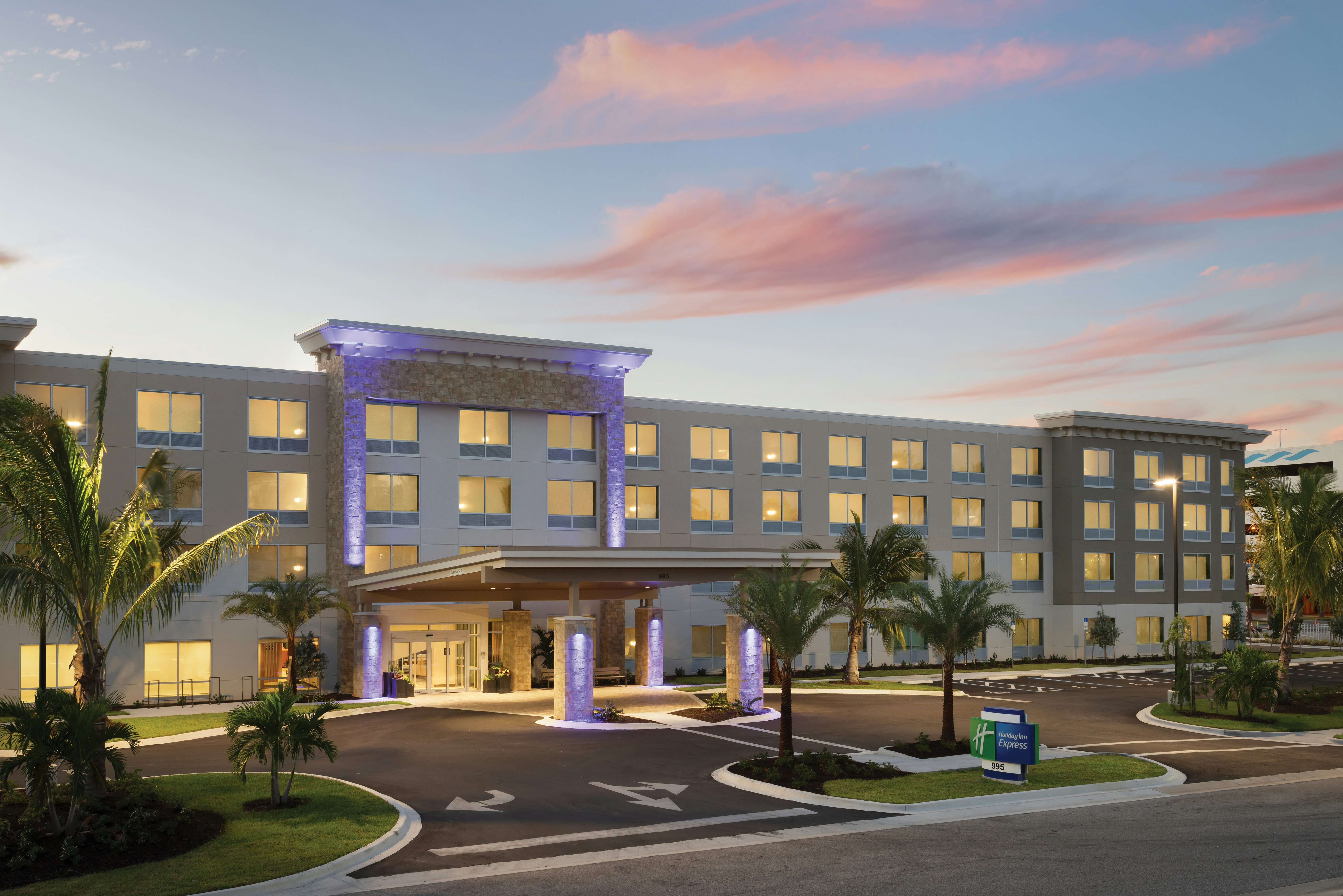 Holiday Inn Express Cape Canaveral 4/60
