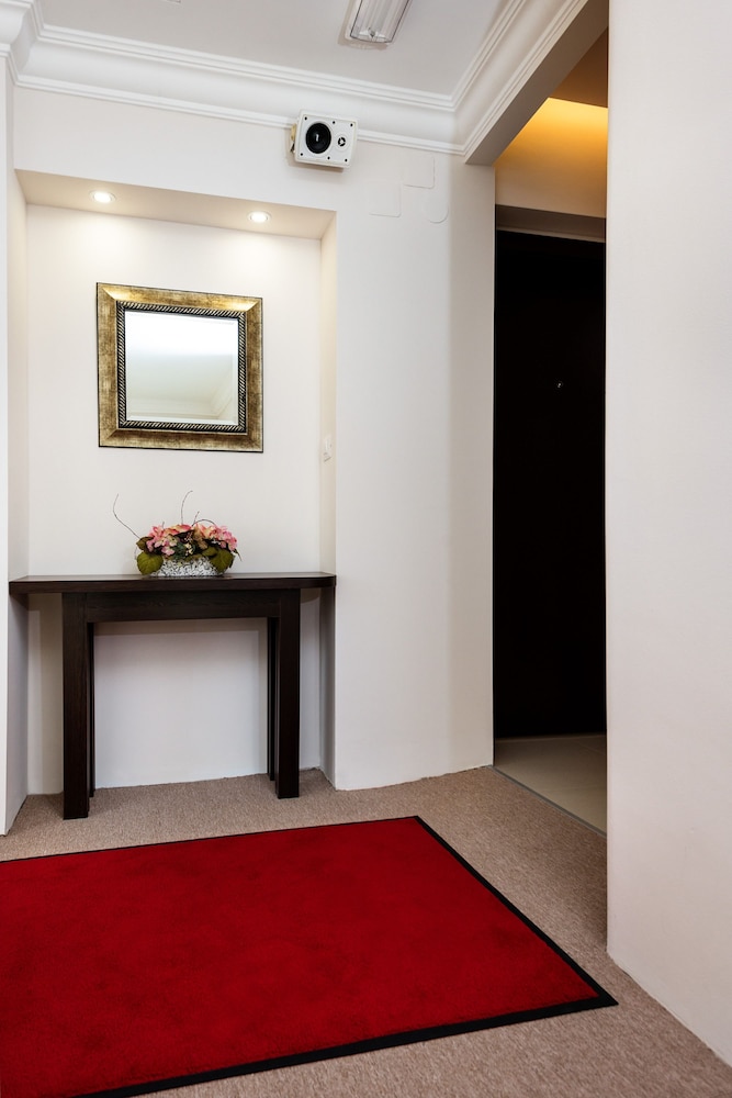 Meridien Luxury Apartments 10/50