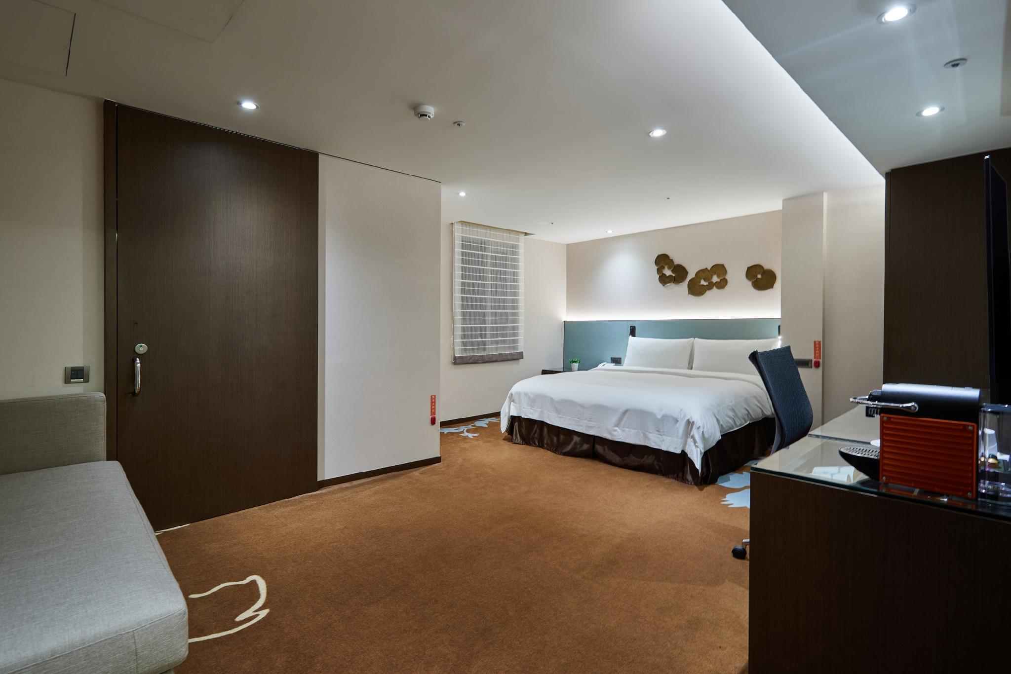 Room, Double Bed, No Window, Accessible