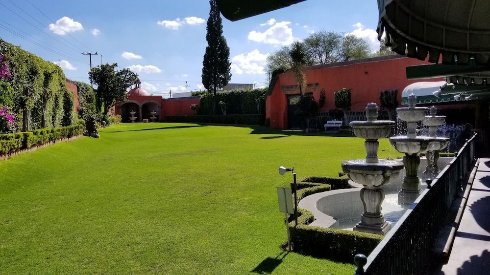 Gran Hotel Hacienda De La Noria 51/53