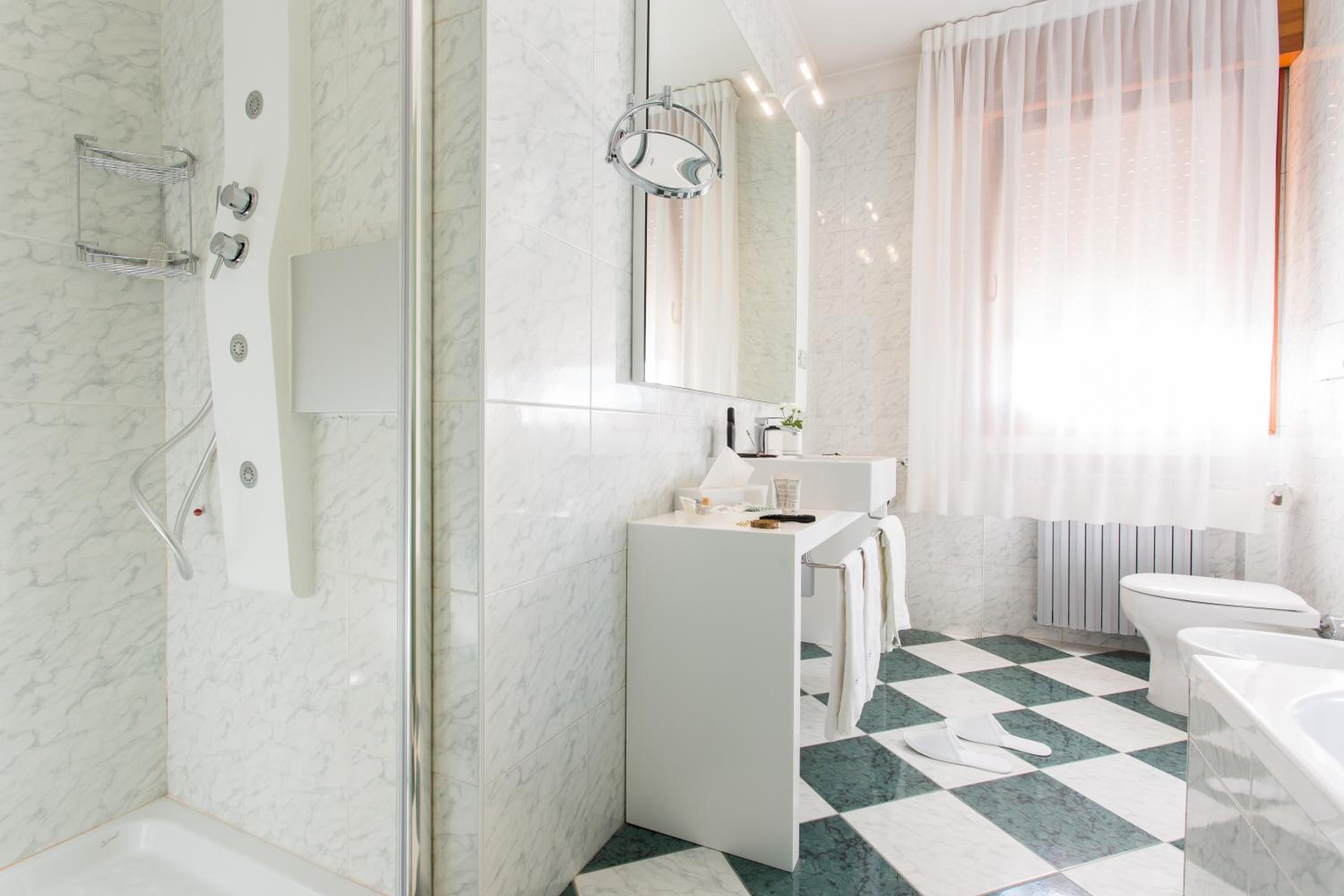 جناح تنفيذي، Terme delle Nazioni 6/7