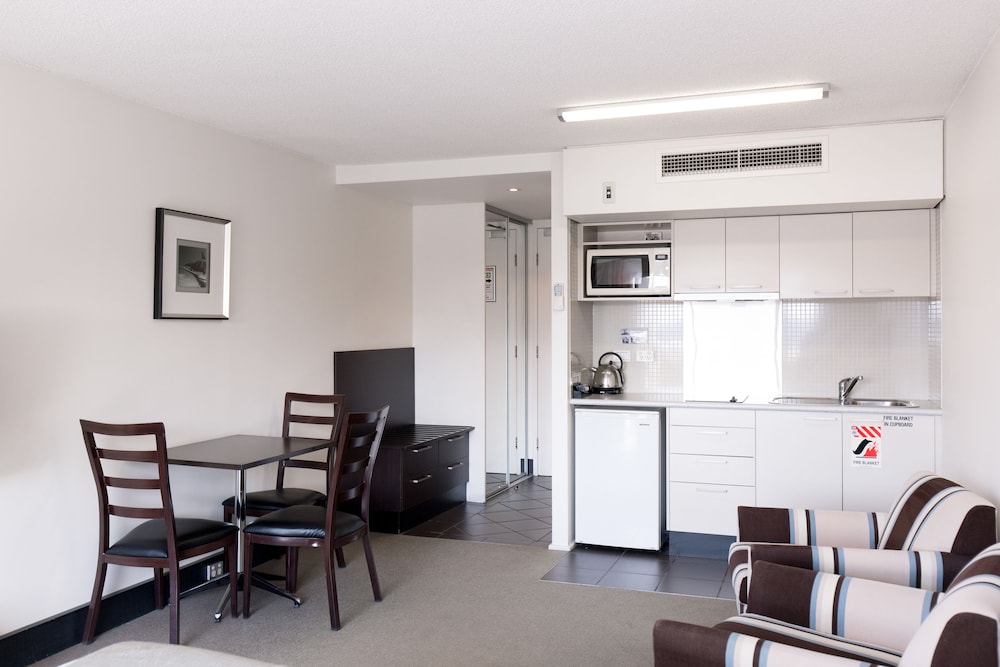 St Ives Apartments 49/56
