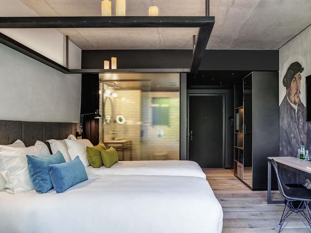 Superior, Twin Beds