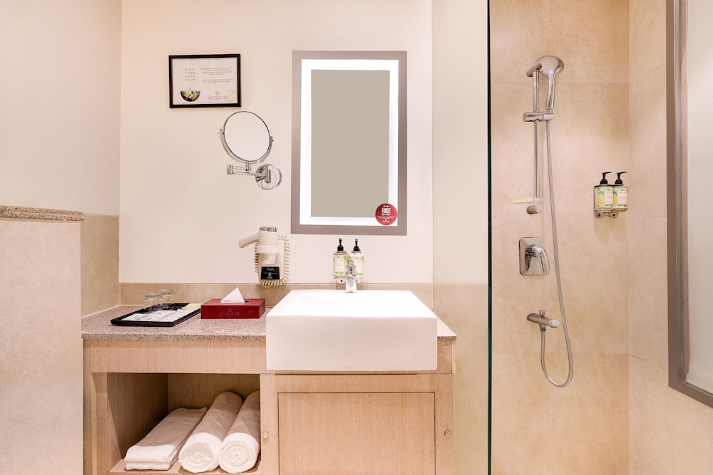 Sandal Suites Op. By Lemon Tree Hotels 48/50
