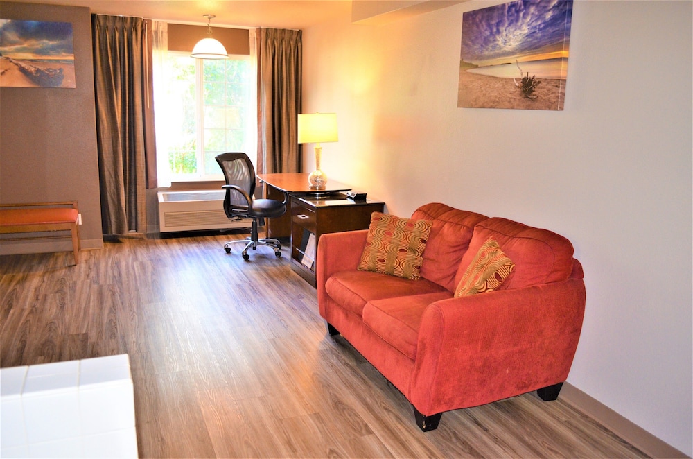 The Ashley Inn Suites 41/68
