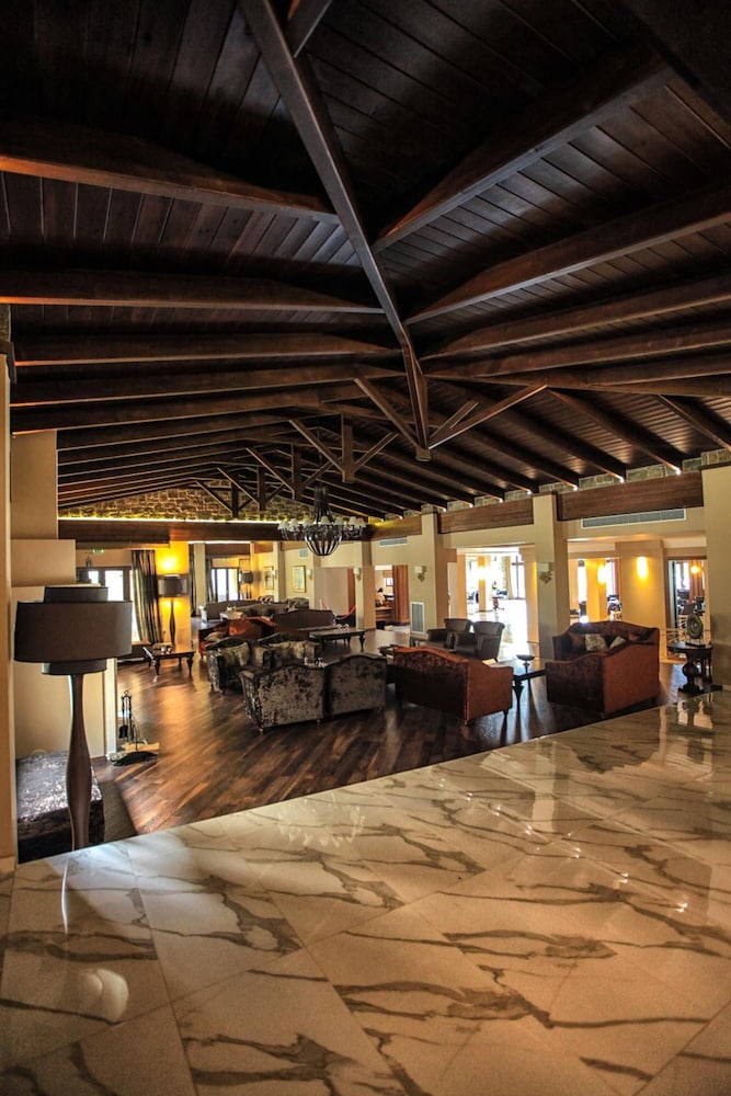 Grand Meteora Hotel 38/60